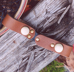 Signature - Leather Snap